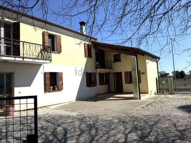 Villetta bifamiliare in vendita di 180 m² in Via Meggiorina