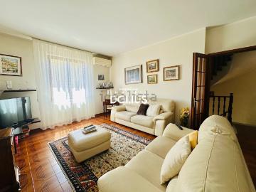 Villetta bifamiliare in vendita di 180 m² in Via Pace
