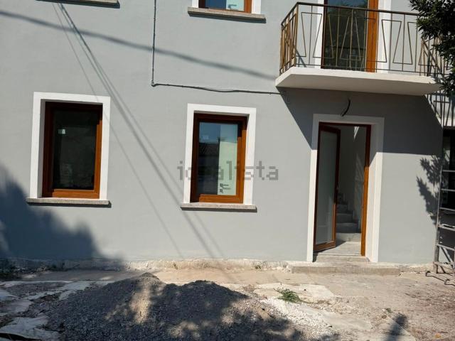 Villetta bifamiliare in vendita di 180 m² in Via Porto Menai