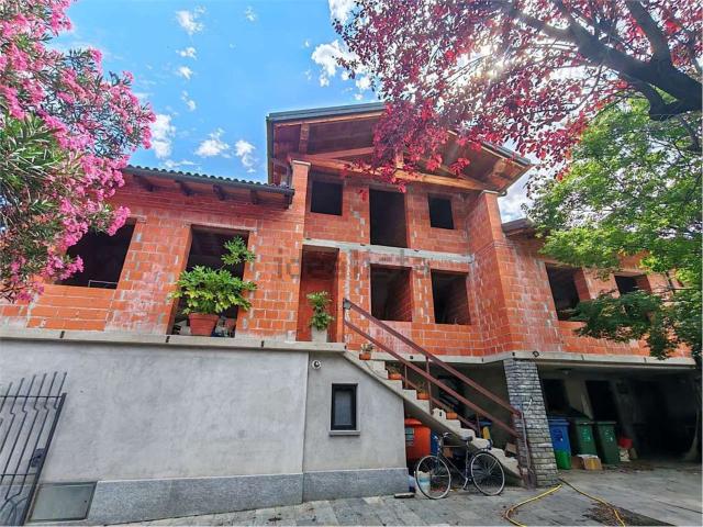 Villetta bifamiliare in vendita di 180 m² in Via Repubblica