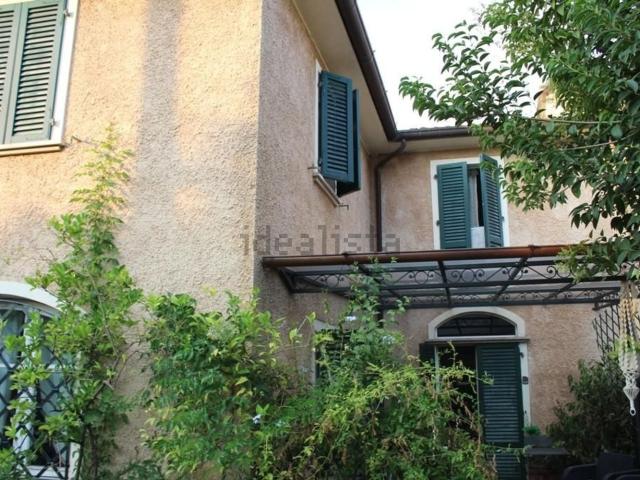 Villetta bifamiliare in vendita di 180 m² in Via Rinchiostra