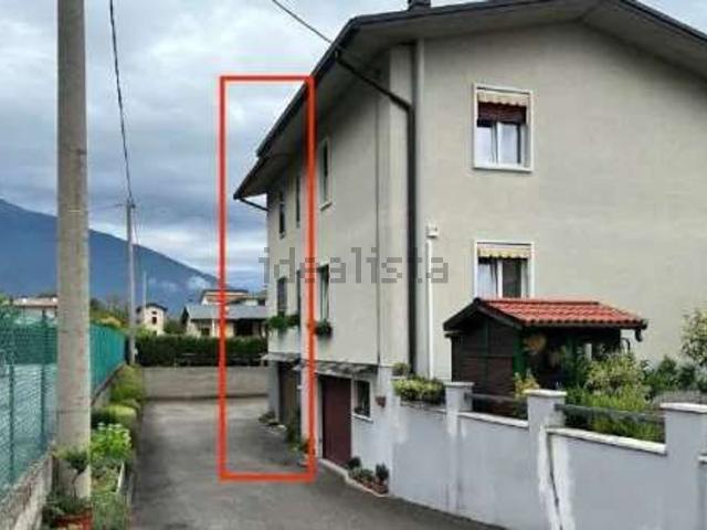 Villetta bifamiliare in vendita di 180 m² in Via Rizzardini