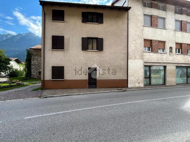 Case e ville in vendita di 180 m² in Via Roma, 32