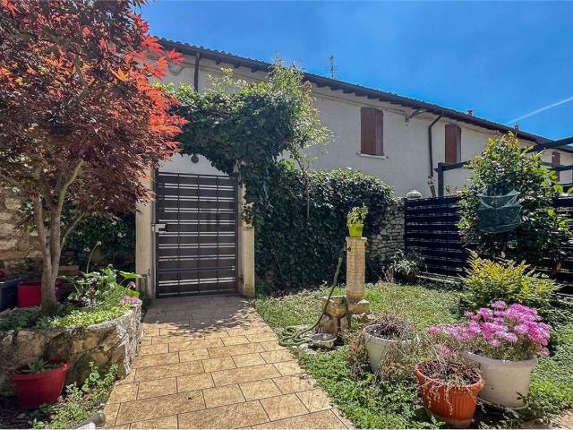 Villetta bifamiliare in vendita di 180 m² in Via Roma