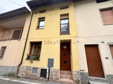 Villetta bifamiliare in vendita di 180 m² in Via San Carlo, 26