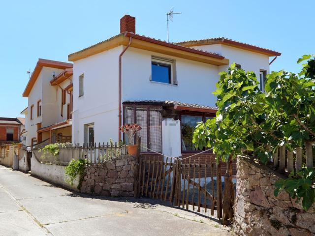 Villetta bifamiliare in vendita di 180 m² in Via San Antioco