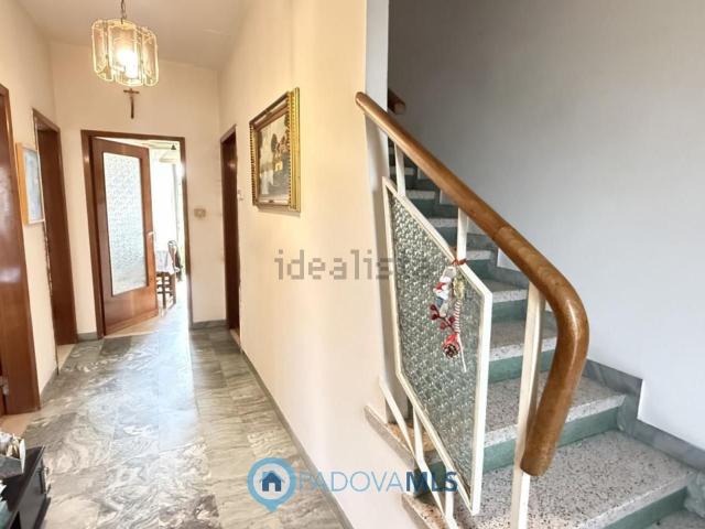 Villetta bifamiliare in vendita di 180 m² in Via Sacro Cuore