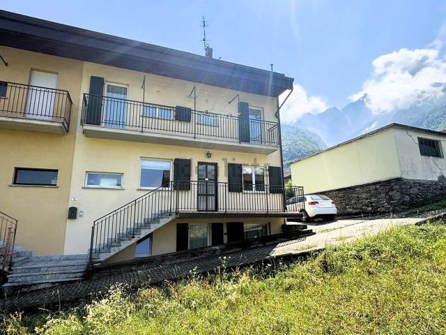 Villetta bifamiliare in vendita di 180 m² in Via Spini
