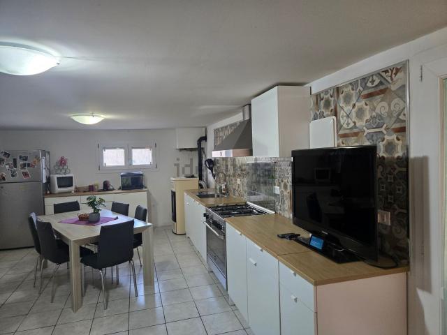 Villetta bifamiliare in vendita di 180 m² in Via Statale, 139