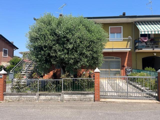Villetta bifamiliare in vendita di 180 m²