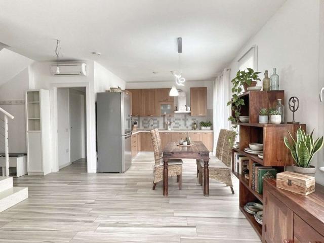 Villetta bifamiliare in vendita di 180 m²