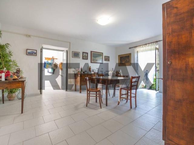 Villetta bifamiliare in vendita di 180 m² in Via Roma