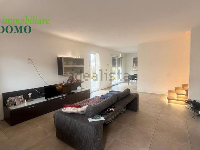 Villetta bifamiliare in vendita di 180 m²