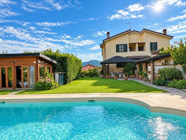 Villetta bifamiliare in vendita di 180 m²