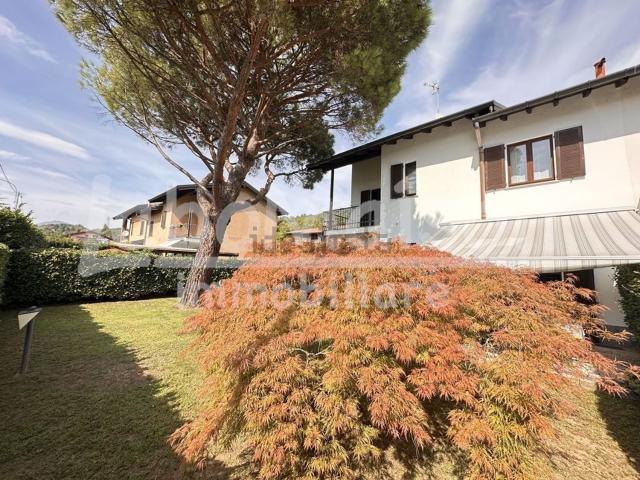 Villetta bifamiliare in vendita di 180 m²