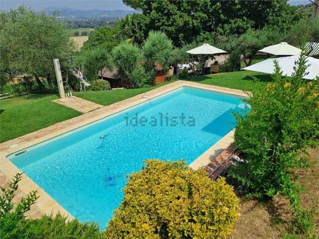 Villetta bifamiliare in vendita di 180 m²