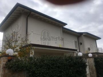 Villetta bifamiliare in vendita di 180 m²