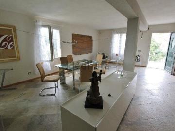Villetta bifamiliare in vendita di 180 m²