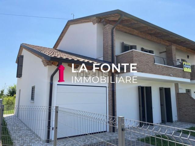 Villetta bifamiliare in vendita di 180 m²
