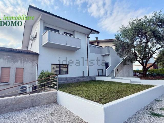 Villetta bifamiliare in vendita di 180 m²