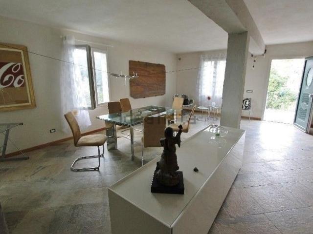 Villetta bifamiliare in vendita di 180 m²