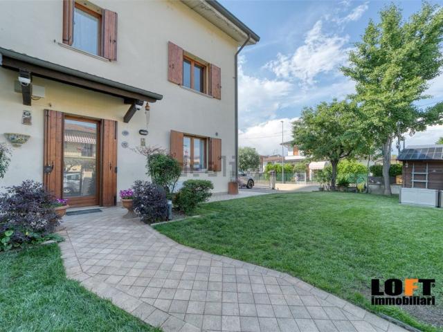 Villetta bifamiliare in vendita di 180 m²