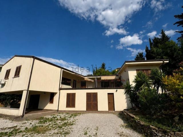 Villetta bifamiliare in vendita di 181 m² in Galleria Sant&apos Elia