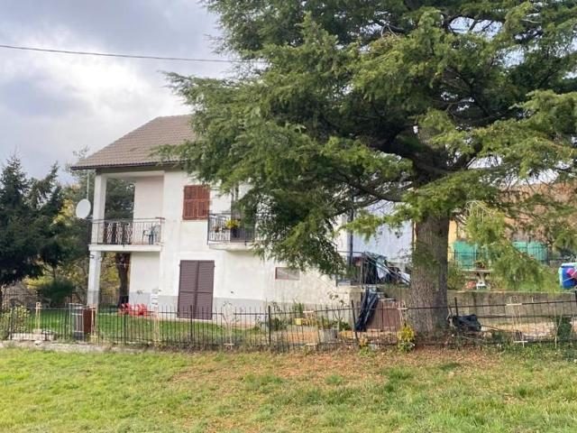 Villetta bifamiliare in vendita di 182 m² in Via Francia, 91