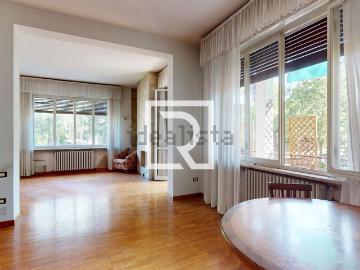 Villetta bifamiliare in vendita di 182 m² in Via Innocenzo da Imola, 42