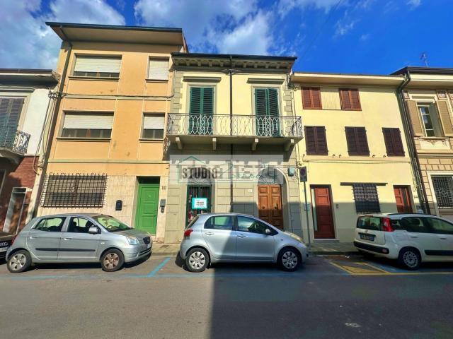 Villetta bifamiliare in vendita di 182 m² in Via Paolina Buonaparte, 78