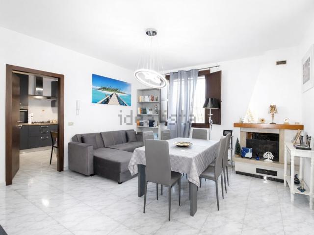 Villetta bifamiliare in vendita di 182 m² in Via Pio la Torre