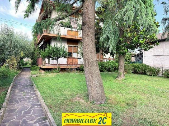 Villetta bifamiliare in vendita di 182 m²