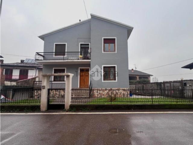 Villetta bifamiliare in vendita di 187 m² in Via Giuseppe Mazzini, 35