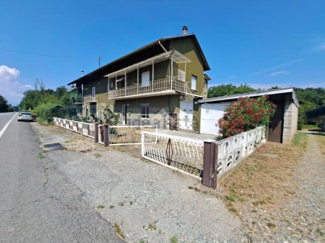 Villetta bifamiliare in vendita di 187 m² in Via Martiri della Libertà, 47
