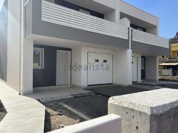 Villetta bifamiliare in vendita di 187 m² in Via Rovereto