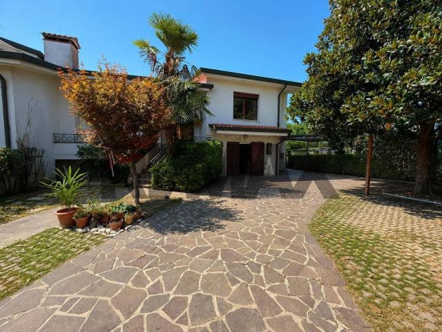 Villetta bifamiliare in vendita di 187 m²