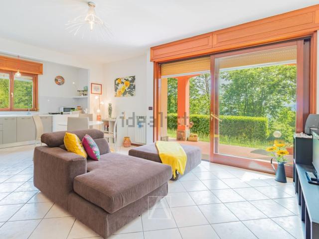 Villetta bifamiliare in vendita di 184 m² in Località Reverdita, 1