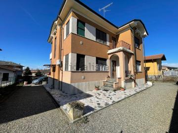 Villetta bifamiliare in vendita di 184 m² in Vicolo Circonvallazione, 3