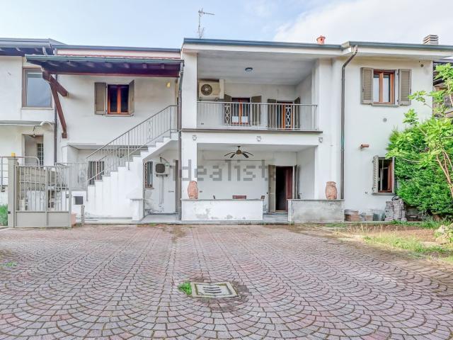 Villetta bifamiliare in vendita di 184 m² in Via Giuseppe Garibaldi, 58