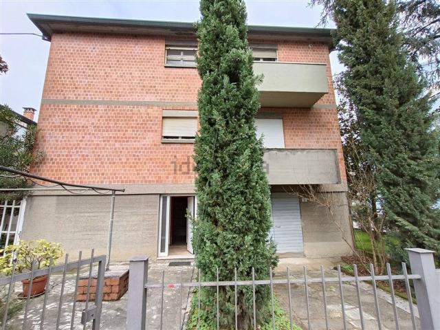 Villetta bifamiliare in vendita di 184 m² in Viale G. Marconi, 13