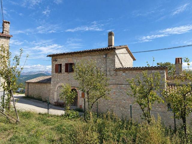 Villetta bifamiliare in vendita di 185 m² in Località Montalbo