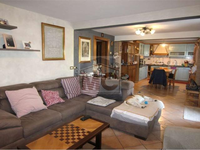 Villetta bifamiliare in vendita di 185 m² in Via Zimella, 7
