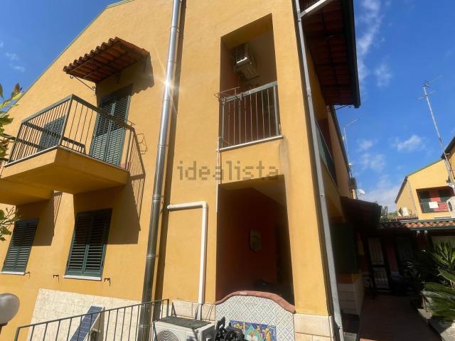 Villetta bifamiliare in vendita di 185 m² in Via Alfano, 11