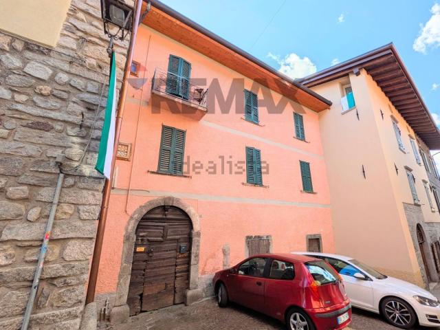 Villetta bifamiliare in vendita di 185 m² in Via Contrizio, 7
