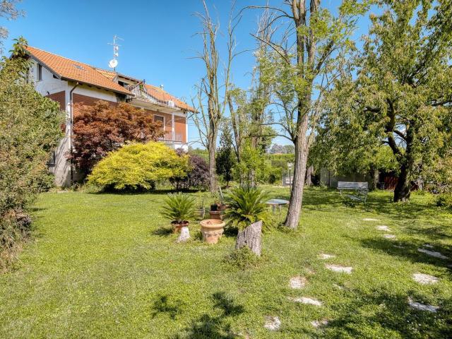 Villetta bifamiliare in vendita di 185 m² in Via della Giera, 3
