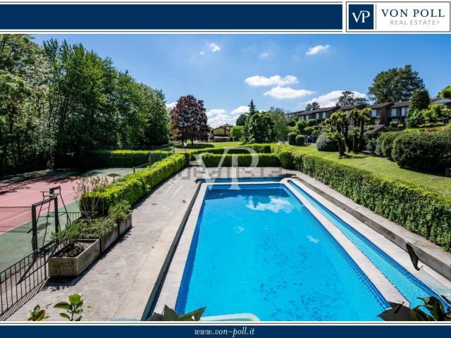 Villetta bifamiliare in vendita di 185 m² in Via Enrico Fermi, 38