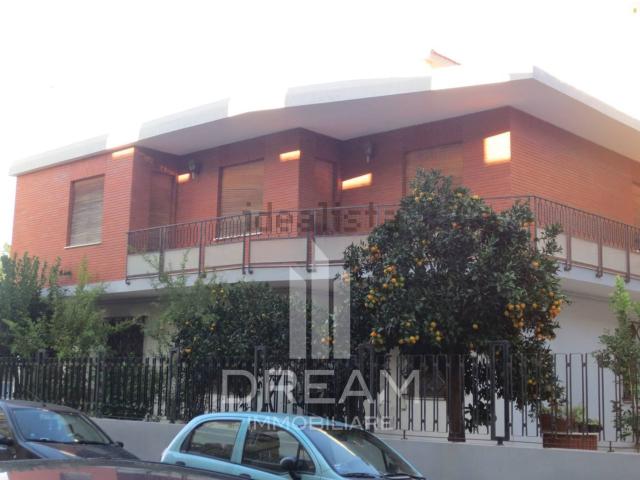 Villetta bifamiliare in vendita di 185 m² in Via Giotto, 40