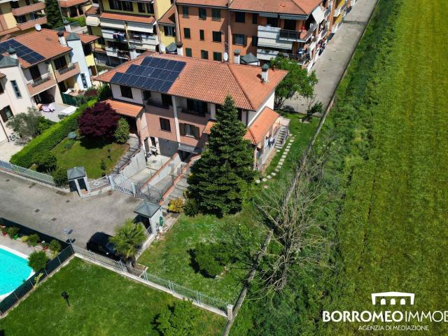 Villetta bifamiliare in vendita di 185 m² in Via Giosuè Carducci, 2