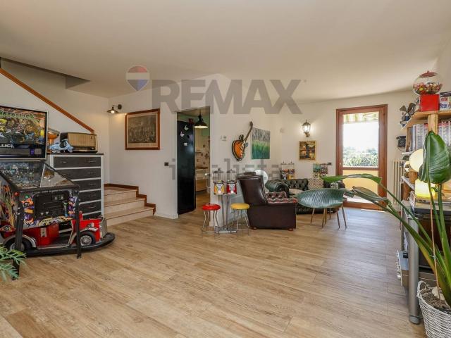 Villetta a schiera in vendita di 185 m² in Via Monte Santo, 13
