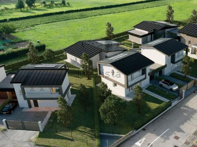 Villetta bifamiliare in vendita di 185 m² in Via Sant&apos  Andrea